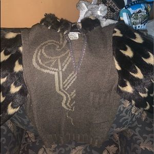 Ladies sweater with fur sleeves